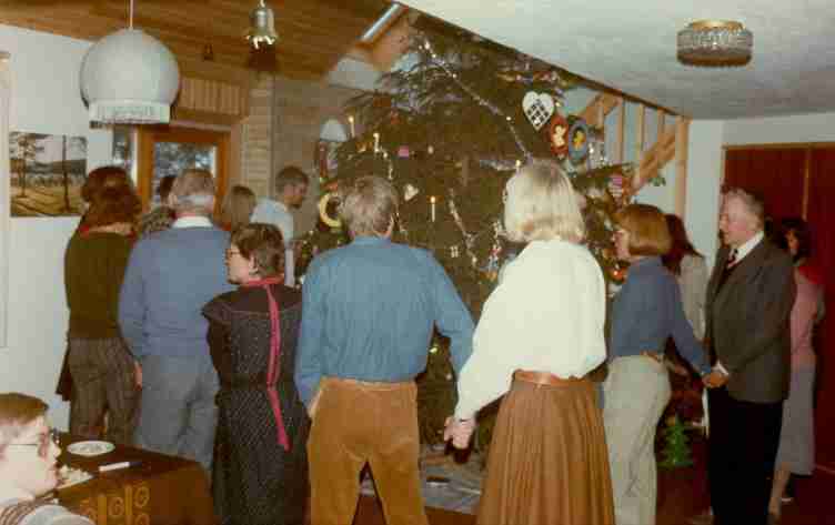 Photo of big circle around the Christmas tree